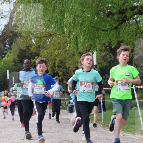 25.04.2026 - Das Zehntel Zöllner http://msf.ph/oto/9663333 25.04.2026 09:38:59 Laufen 20, 6045, 6056, 5299 meine-sportfotos.de