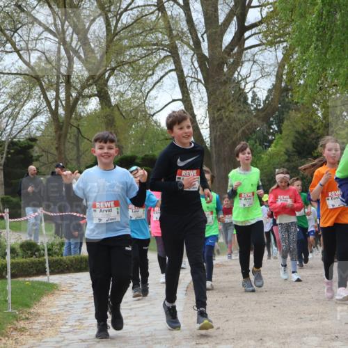 25.04.2026 - Das Zehntel Zöllner http://msf.ph/oto/9663643 25.04.2026 11:46:05 Laufen 10390, 11244 meine-sportfotos.de