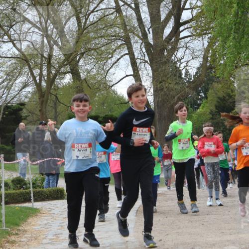 25.04.2026 - Das Zehntel Zöllner http://msf.ph/oto/9663646 25.04.2026 11:46:05 Laufen 988, 10390, 11244 meine-sportfotos.de
