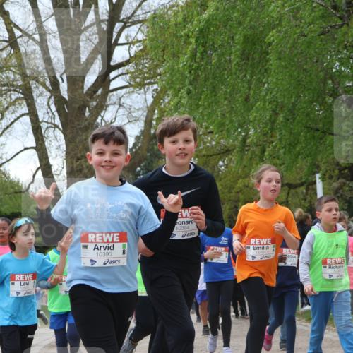 25.04.2026 - Das Zehntel Zöllner http://msf.ph/oto/9663667 25.04.2026 11:46:06 Laufen 123, 10384, 10390, 12454, 10749 meine-sportfotos.de