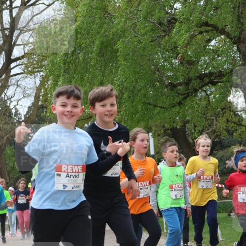 25.04.2026 - Das Zehntel Zöllner http://msf.ph/oto/9663670 25.04.2026 11:46:06 Laufen 10818, 10390, 384, 12454, 5, 10247 meine-sportfotos.de