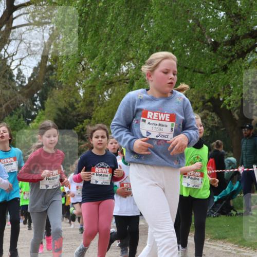 25.04.2026 - Das Zehntel Zöllner http://msf.ph/oto/9663787 25.04.2026 11:46:11 Laufen 10686, 11374, 10700, 10541, 11594 meine-sportfotos.de