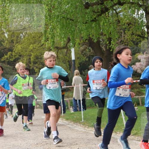 25.04.2026 - Das Zehntel Zöllner http://msf.ph/oto/9663960 25.04.2026 09:39:25 Laufen 20, 6907, 10, 7664, 8327, 6339 meine-sportfotos.de