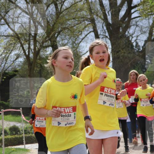 25.04.2026 - Das Zehntel Zöllner http://msf.ph/oto/9663979 25.04.2026 11:46:18 Laufen 12327, 12296, 12296, 52, 12279, 200, 12420, 1994 meine-sportfotos.de