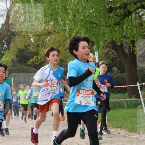 25.04.2026 - Das Zehntel Zöllner http://msf.ph/oto/9663996 25.04.2026 09:39:26 Laufen 20, 6890, 7706, 6907 meine-sportfotos.de