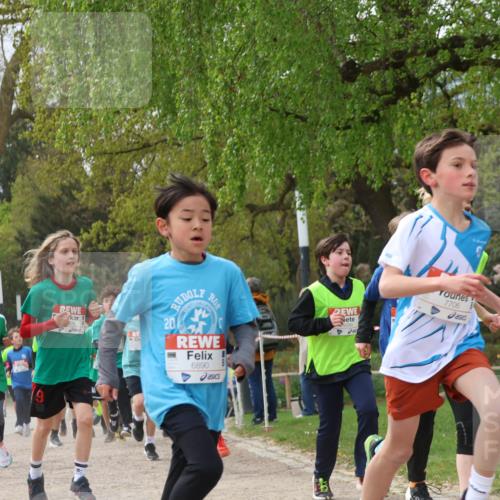 25.04.2026 - Das Zehntel Zöllner http://msf.ph/oto/9664011 25.04.2026 09:39:27 Laufen 7951, 20, 6890, 7706 meine-sportfotos.de