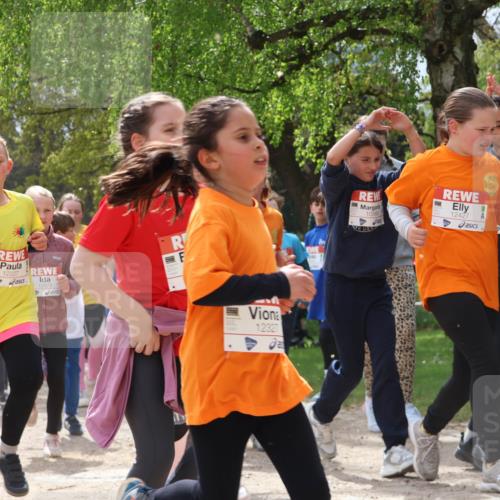25.04.2026 - Das Zehntel Zöllner http://msf.ph/oto/9664012 25.04.2026 11:46:20 Laufen 12227, 12979, 12327, 10560, 12427 meine-sportfotos.de