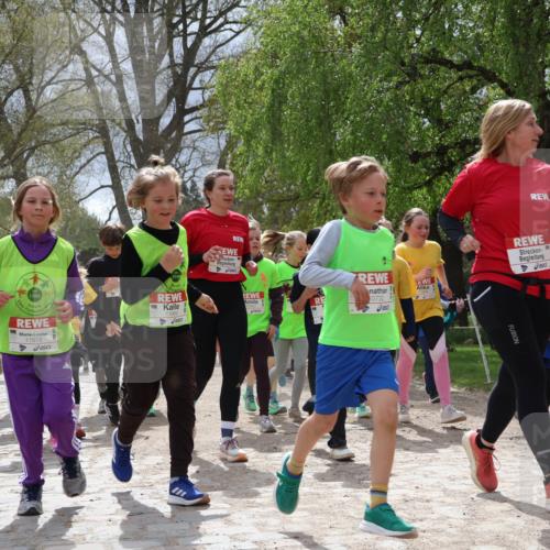 25.04.2026 - Das Zehntel Zöllner http://msf.ph/oto/9664066 25.04.2026 11:46:23 Laufen 1949, 11978, 0732 meine-sportfotos.de