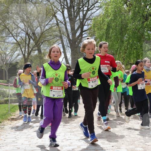 25.04.2026 - Das Zehntel Zöllner http://msf.ph/oto/9664072 25.04.2026 11:46:23 Laufen 1949, 11978, 11964, 1073 meine-sportfotos.de