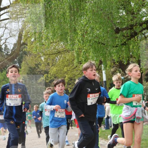 25.04.2026 - Das Zehntel Zöllner http://msf.ph/oto/9664164 25.04.2026 09:39:33 Laufen 6721, 6343, 13, 6712 meine-sportfotos.de