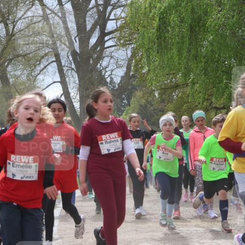 25.04.2026 - Das Zehntel Zöllner http://msf.ph/oto/9664300 25.04.2026 11:46:34 Laufen 10122, 10924, 1000, 10423, 10761, 11788 meine-sportfotos.de