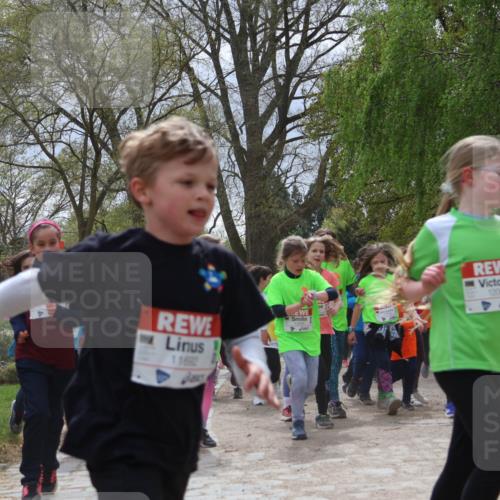 25.04.2026 - Das Zehntel Zöllner http://msf.ph/oto/9664600 25.04.2026 11:46:45 Laufen 11682, 12064 meine-sportfotos.de