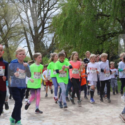 25.04.2026 - Das Zehntel Zöllner http://msf.ph/oto/9664618 25.04.2026 11:46:46 Laufen 12494, 10343, 10335, 12703, 1145 meine-sportfotos.de