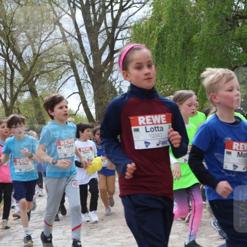 25.04.2026 - Das Zehntel Zöllner http://msf.ph/oto/9664642 25.04.2026 11:46:46 Laufen 12494, 12515, 10343, 1033, 12975 meine-sportfotos.de