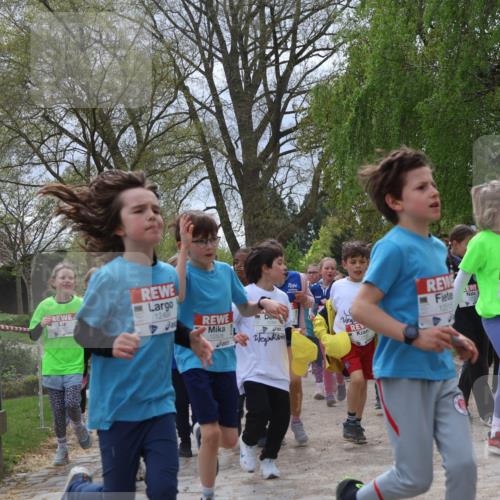 25.04.2026 - Das Zehntel Zöllner http://msf.ph/oto/9664657 25.04.2026 11:46:47 Laufen 12494, 12890, 12515, 12505 meine-sportfotos.de
