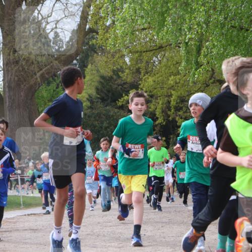 25.04.2026 - Das Zehntel Zöllner http://msf.ph/oto/9664752 25.04.2026 09:39:53 Laufen 7955, 7946, 6080, 6919 meine-sportfotos.de
