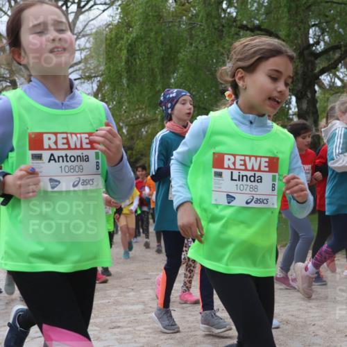 25.04.2026 - Das Zehntel Zöllner http://msf.ph/oto/9664798 25.04.2026 11:46:51 Laufen 10809, 10788 meine-sportfotos.de