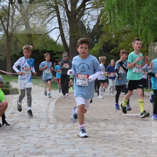 25.04.2026 - Das Zehntel Zöllner http://msf.ph/oto/9664962 25.04.2026 09:40:03 Laufen 6420, 5761, 5575 meine-sportfotos.de