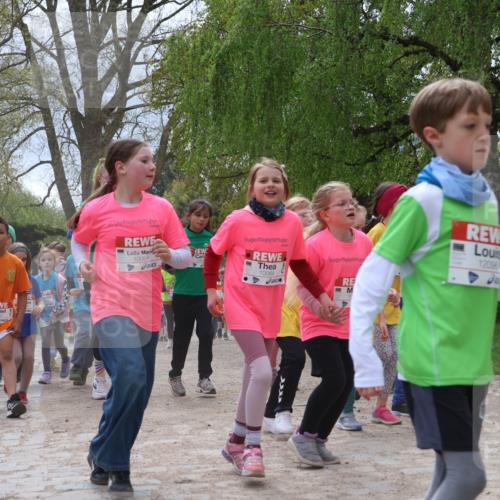 25.04.2026 - Das Zehntel Zöllner http://msf.ph/oto/9665044 25.04.2026 11:46:57 Laufen 12121, 10094, 10064, 1209 meine-sportfotos.de