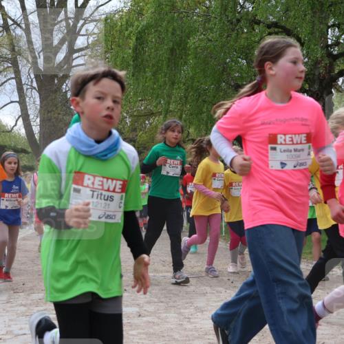 25.04.2026 - Das Zehntel Zöllner http://msf.ph/oto/9665062 25.04.2026 11:46:58 Laufen 12121, 118, 10094, 100 meine-sportfotos.de