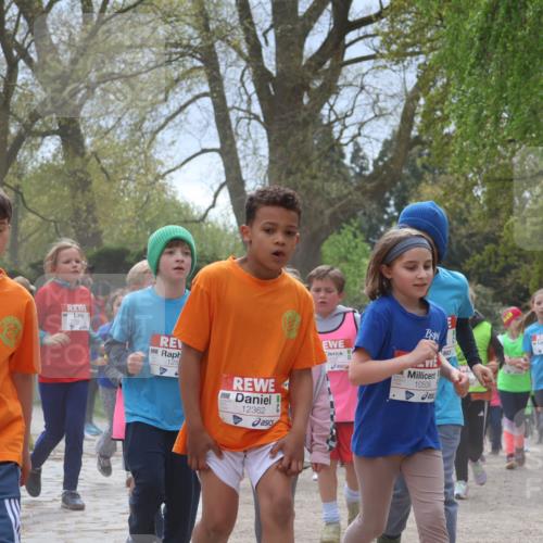 25.04.2026 - Das Zehntel Zöllner http://msf.ph/oto/9665077 25.04.2026 11:46:59 Laufen 12369, 125, 12362, 1532, 10506 meine-sportfotos.de