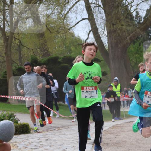 25.04.2026 - Das Zehntel Zöllner http://msf.ph/oto/9665097 25.04.2026 09:40:09 Laufen 7325, 5838 meine-sportfotos.de