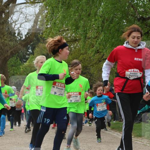 25.04.2026 - Das Zehntel Zöllner http://msf.ph/oto/9665320 25.04.2026 11:47:12 Laufen 12600, 126, 12659, 12595, 19 meine-sportfotos.de