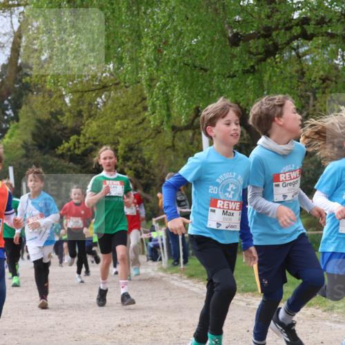 25.04.2026 - Das Zehntel Zöllner http://msf.ph/oto/9665484 25.04.2026 09:40:24 Laufen 7393, 20, 6936, 6942, 20, 6951 meine-sportfotos.de