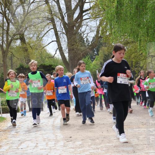 25.04.2026 - Das Zehntel Zöllner http://msf.ph/oto/9665584 25.04.2026 11:47:26 Laufen 10294 meine-sportfotos.de