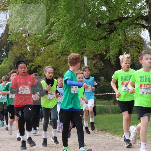 25.04.2026 - Das Zehntel Zöllner http://msf.ph/oto/9665796 25.04.2026 09:40:37 Laufen 6106, 6055, 7145 meine-sportfotos.de