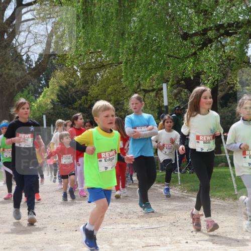 25.04.2026 - Das Zehntel Zöllner http://msf.ph/oto/9665881 25.04.2026 11:47:40 Laufen 10725, 10150, 10159 meine-sportfotos.de