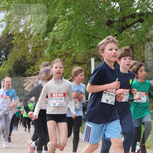 25.04.2026 - Das Zehntel Zöllner http://msf.ph/oto/9665901 25.04.2026 09:40:41 Laufen 8023, 8039, 5570, 6679 meine-sportfotos.de