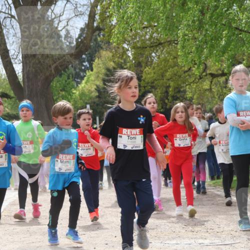 25.04.2026 - Das Zehntel Zöllner http://msf.ph/oto/9665902 25.04.2026 11:47:42 Laufen 11688, 10998, 372, 11288, 11289, 10904 meine-sportfotos.de