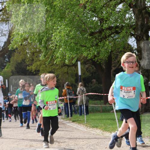 25.04.2026 - Das Zehntel Zöllner http://msf.ph/oto/9666141 25.04.2026 09:40:47 Laufen 7675, 7603 meine-sportfotos.de