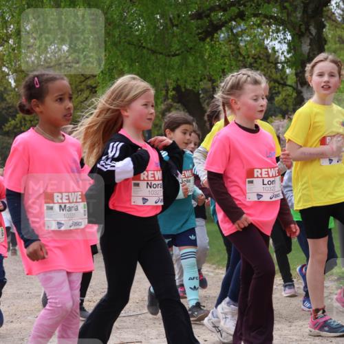 25.04.2026 - Das Zehntel Zöllner http://msf.ph/oto/9666244 25.04.2026 11:47:58 Laufen 015114004943, 10327, 10322, 10060, 10050, 10331, 20 meine-sportfotos.de