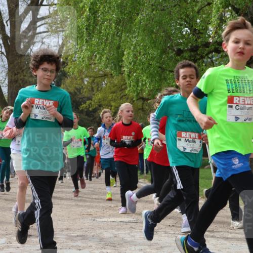 25.04.2026 - Das Zehntel Zöllner http://msf.ph/oto/9666744 25.04.2026 09:41:09 Laufen 5903, 5901, 7126, 6352 meine-sportfotos.de