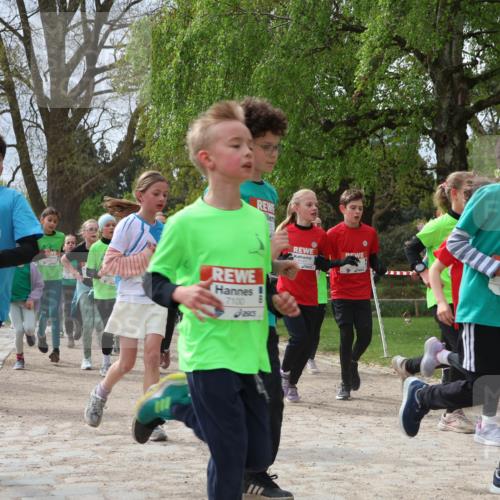 25.04.2026 - Das Zehntel Zöllner http://msf.ph/oto/9666762 25.04.2026 09:41:09 Laufen 6912, 10, 7100, 6147 meine-sportfotos.de