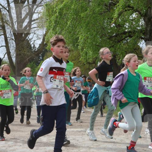 25.04.2026 - Das Zehntel Zöllner http://msf.ph/oto/9666843 25.04.2026 09:41:11 Laufen 8059, 8048, 7167 meine-sportfotos.de