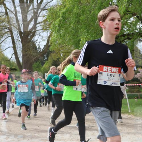 25.04.2026 - Das Zehntel Zöllner http://msf.ph/oto/9666861 25.04.2026 09:41:12 Laufen 7299, 8048 meine-sportfotos.de