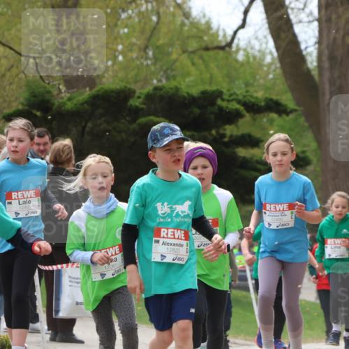 25.04.2026 - Das Zehntel Zöllner http://msf.ph/oto/9666934 25.04.2026 11:48:23 Laufen 12820, 12489, 12081, 147, 2077, 12823, 12490 meine-sportfotos.de