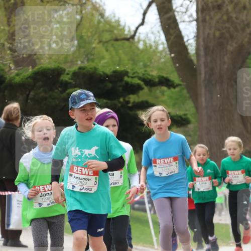 25.04.2026 - Das Zehntel Zöllner http://msf.ph/oto/9666946 25.04.2026 11:48:23 Laufen 12489, 12081, 77, 12823, 12490 meine-sportfotos.de