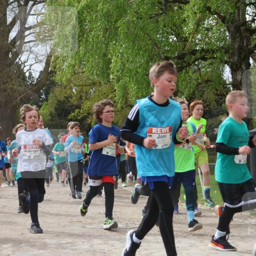25.04.2026 - Das Zehntel Zöllner http://msf.ph/oto/9667101 25.04.2026 09:41:18 Laufen 25, 6748, 5796 meine-sportfotos.de