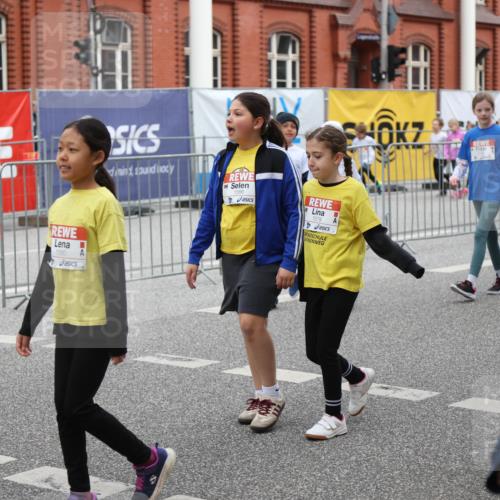 25.04.2026 - Das Zehntel Strokosch-Dieckow http://msf.ph/oto/9668379 25.04.2026 08:15:01 Allgemein zum Event 1580, 1586, 1578, 7 meine-sportfotos.de