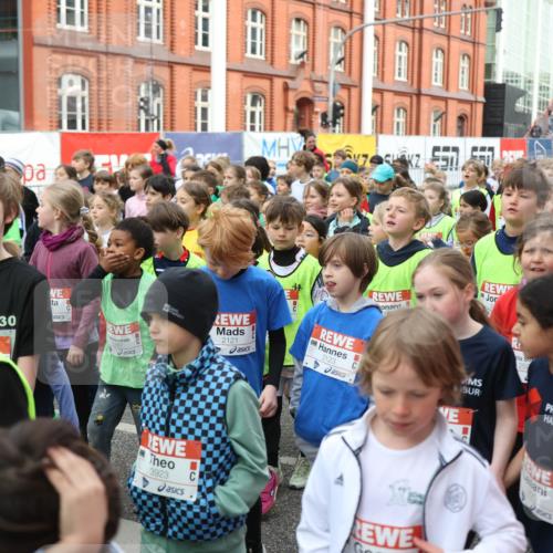 25.04.2026 - Das Zehntel Strokosch-Dieckow http://msf.ph/oto/9668647 25.04.2026 08:31:10 Allgemein zum Event 230, 287, 2121, 2123, 3923, 2586 meine-sportfotos.de