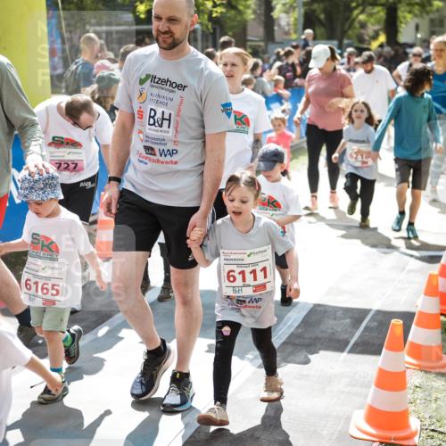 09.05.2026 - Störlauf H.Heesch http://msf.ph/oto/9670220 09.05.2026 13:03:06 Ziel 2026, 6184, 727, 23, 2026, 6165, 2026, 6111, 6210, 681 meine-sportfotos.de
