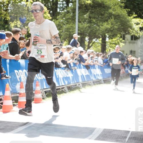 09.05.2026 - Störlauf H.Heesch http://msf.ph/oto/9670663 09.05.2026 13:27:35 Ziel 25, 297, 299 meine-sportfotos.de
