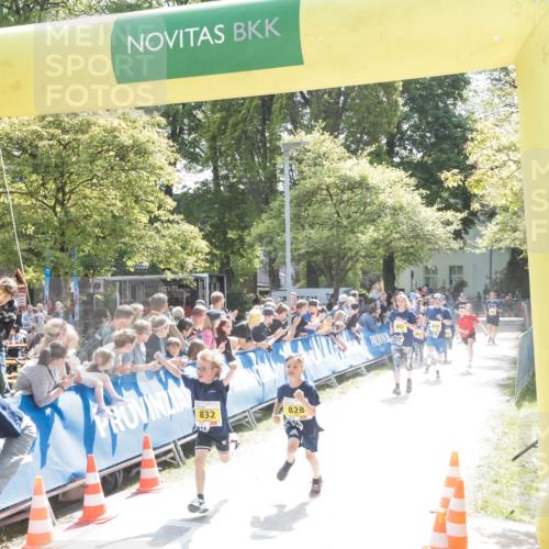 09.05.2026 - Störlauf H.Heesch http://msf.ph/oto/9672219 09.05.2026 14:13:11 Ziel 827, 832 meine-sportfotos.de