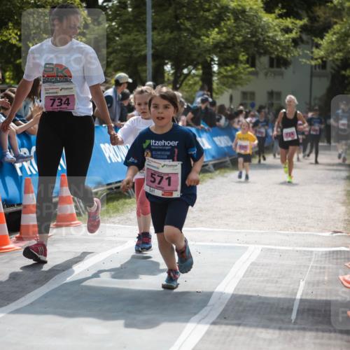 09.05.2026 - Störlauf H.Heesch http://msf.ph/oto/9672937 09.05.2026 13:59:44 Ziel 734, 571, 724 meine-sportfotos.de