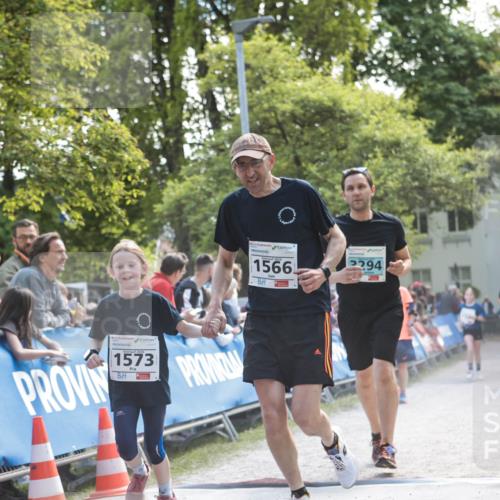 09.05.2026 - Störlauf H.Heesch http://msf.ph/oto/9675014 09.05.2026 14:56:29 Ziel 1573, 1566, 2294 meine-sportfotos.de