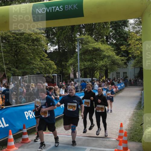 09.05.2026 - Störlauf H.Heesch http://msf.ph/oto/9676094 09.05.2026 15:38:54 Ziel 2128, 2129, 59 meine-sportfotos.de